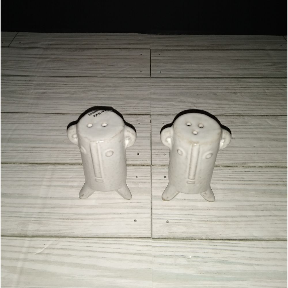 Bloomingville Stoneware Face Salt And Pepper Kitchen Decorative Shakers Set